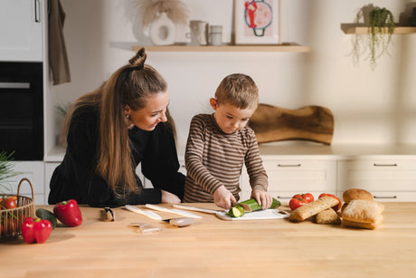 Petits héros en cuisine – créez de grands souvenirs avec des ustensiles adaptés aux enfants