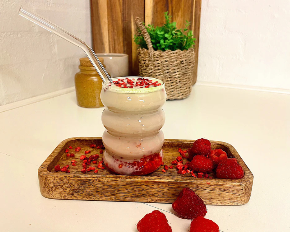 Berry Iced Matcha Latte – La plus belle histoire d’amour de l’été