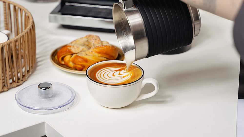 Pichet à Lait Inox 580 Ml - Avec Bec Verseur Sans Goutte, Idéal Pour Mousser Le Lait Et Faire Des Lattes Art