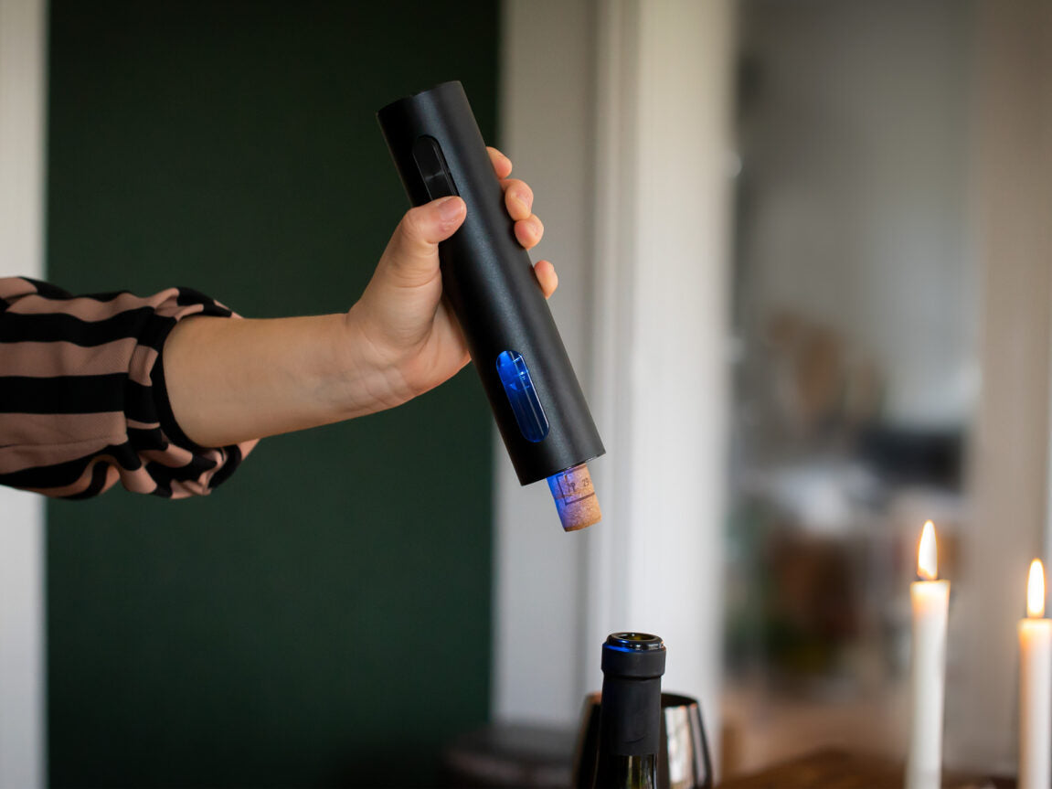 Ouvrez facilement votre vin avec un tire-bouchon électrique d'ONYX Cookware