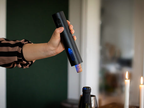 Ouvrez facilement votre vin avec un tire-bouchon électrique d'ONYX Cookware