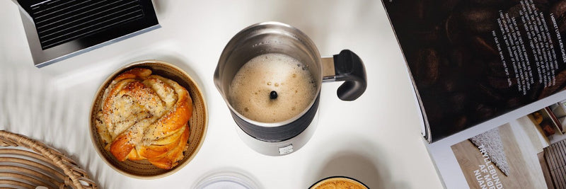 TASSE DE MOUSSEUR À LAIT