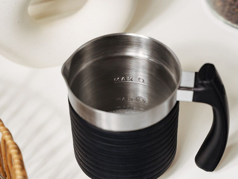 TASSE DE MOUSSEUR À LAIT