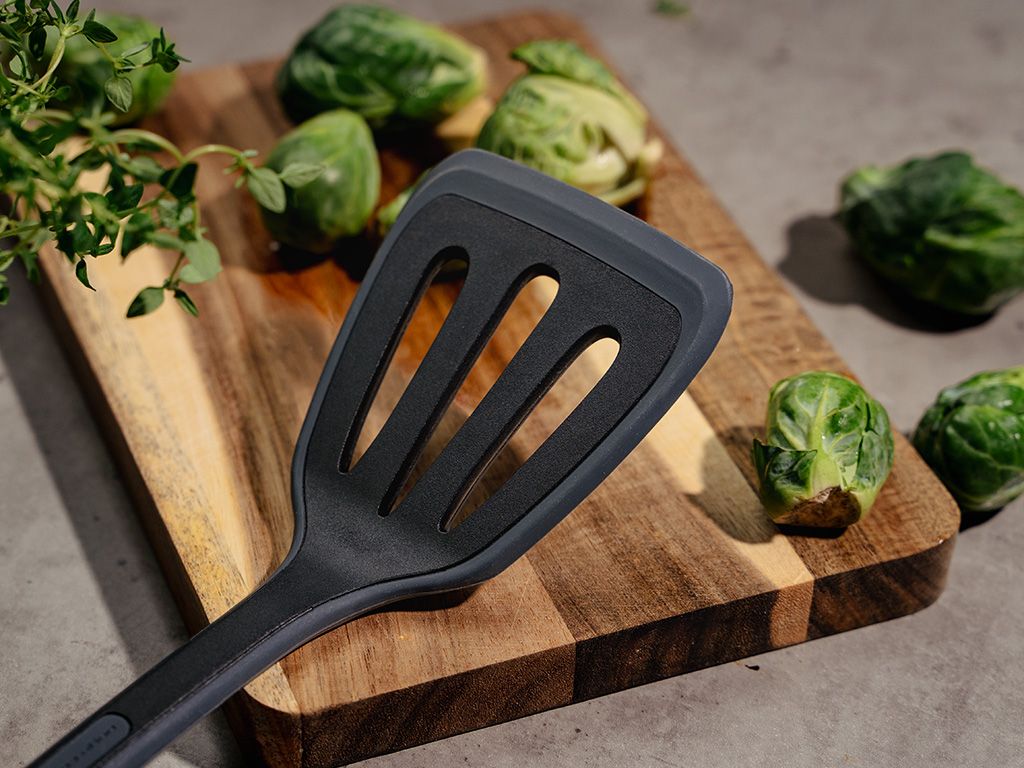 SPATULE AJOURÉE EN SILICONE - 2