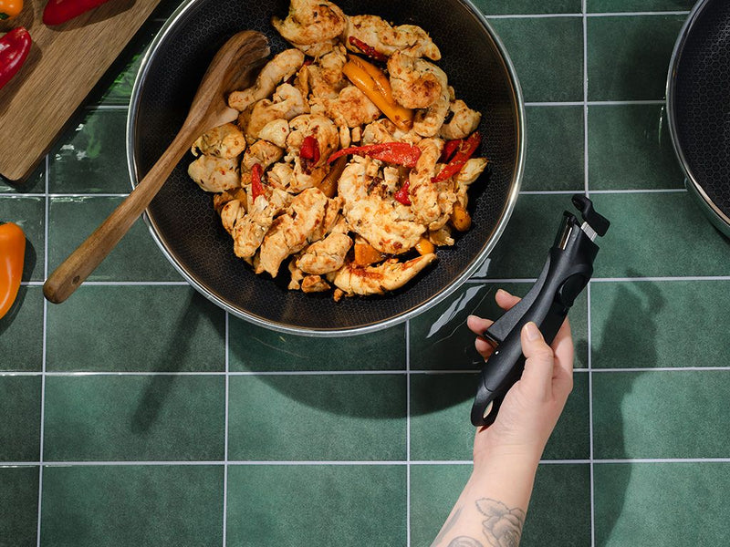 ENSEMBLE DE POÊLE À WOK AVEC POIGNÉE DÉTACHABLE 30CM