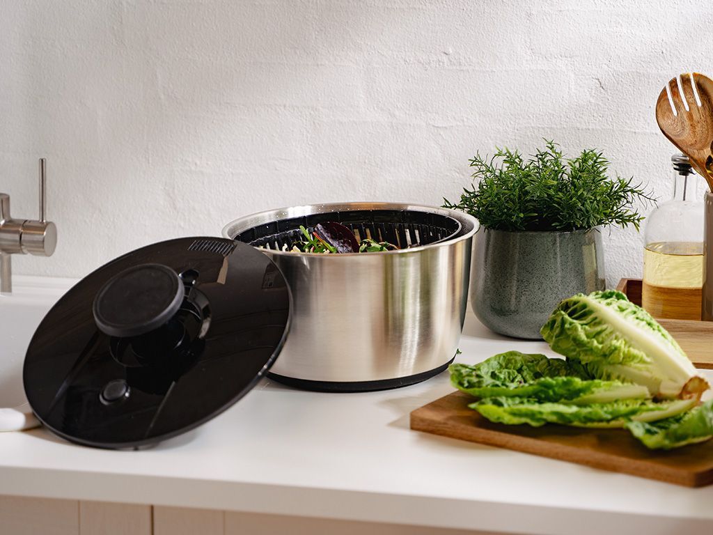 STAINLESS STEEL SALAD SPINNER - 8